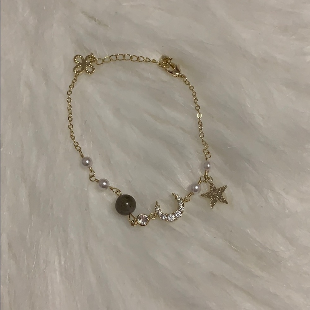 Dainty bracelet